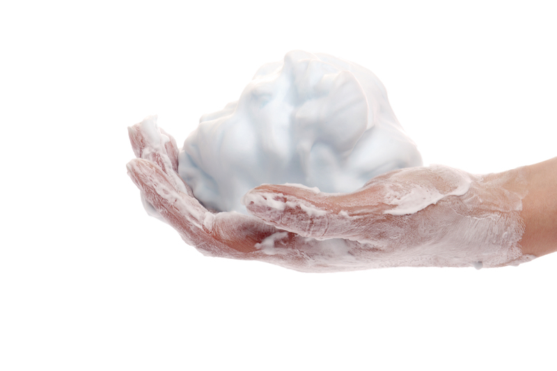 Best Methods to Clear Lipstick Smudges